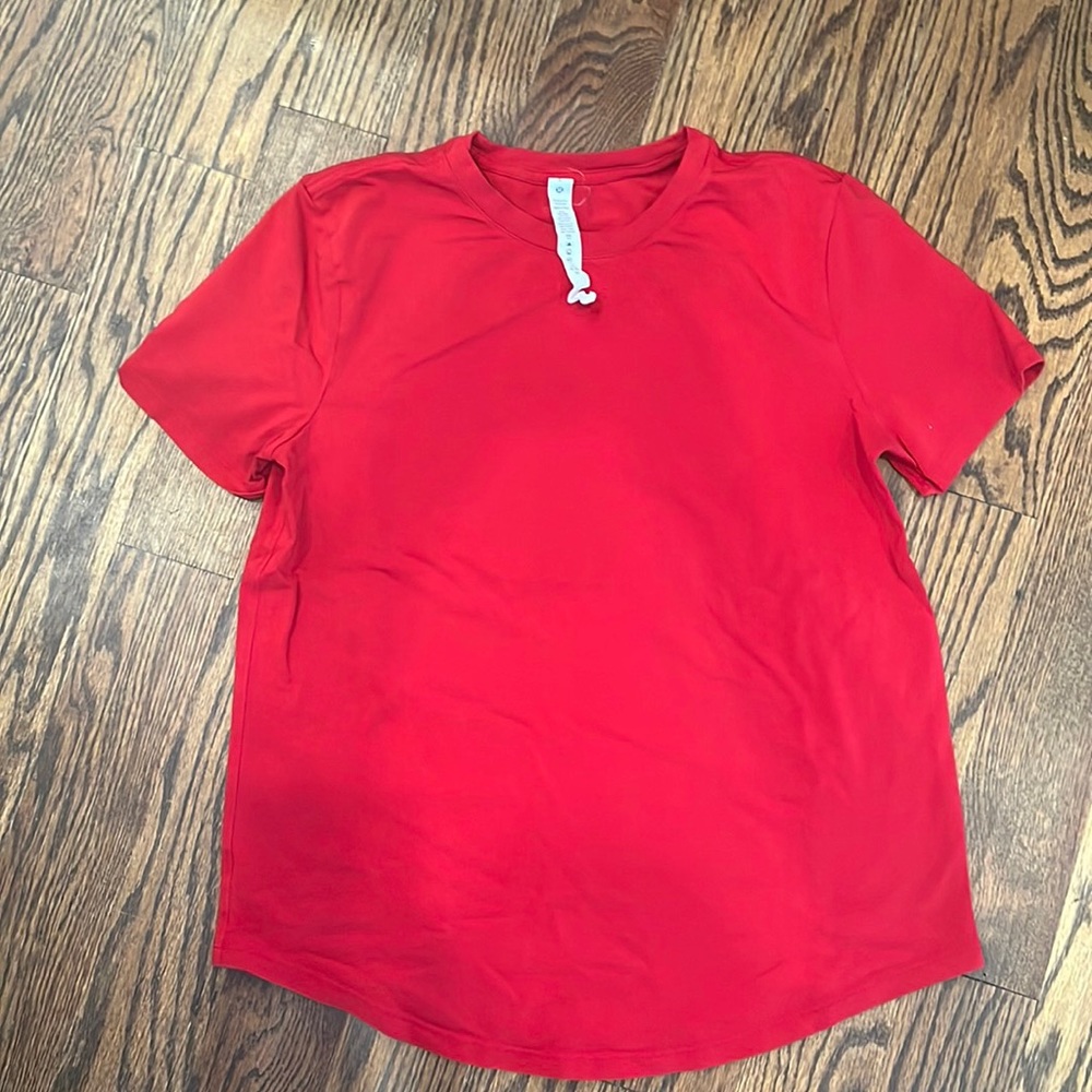 Red Lulu lemon SS tee